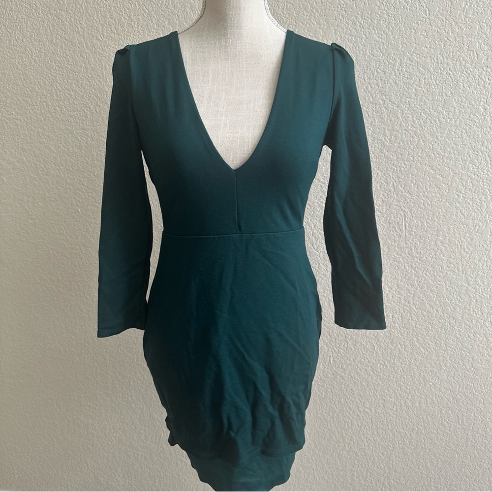 LuLu's Dress Green V-Neck 3/4 Sleeve Party Cocktail Size MEDIUM